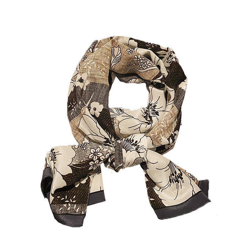 New Retro Elegant Camellia Mulberry Silk Scarf Female Live Selling Silk Square Scarf Spring Thin Scarf Item Picture