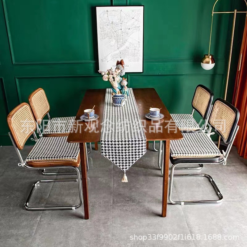 The Nordic checkered table flag features a simple and modern tablecloth, a light luxury and high-end long coffee table and TV cabinet cover fabric, exuding a sense of sophistication details Picture