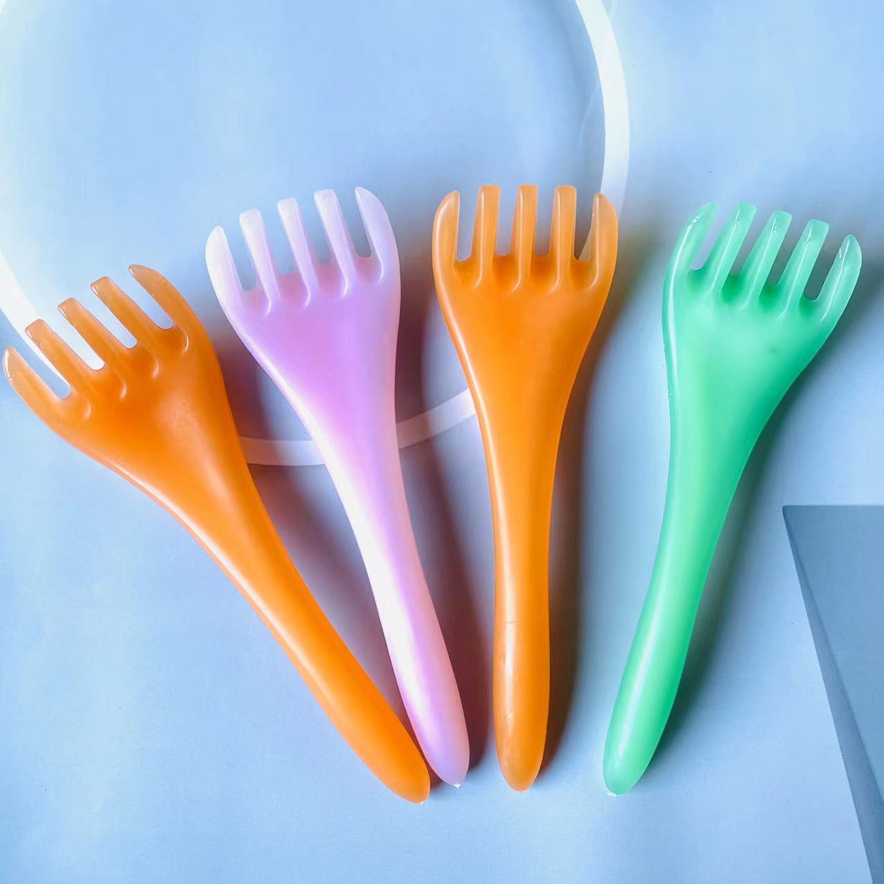 【2-10区】五爪头部按摩器50/包750/箱 五爪头部按摩  头部按摩器 全身点穴按摩爪子头皮放松  1元店货源