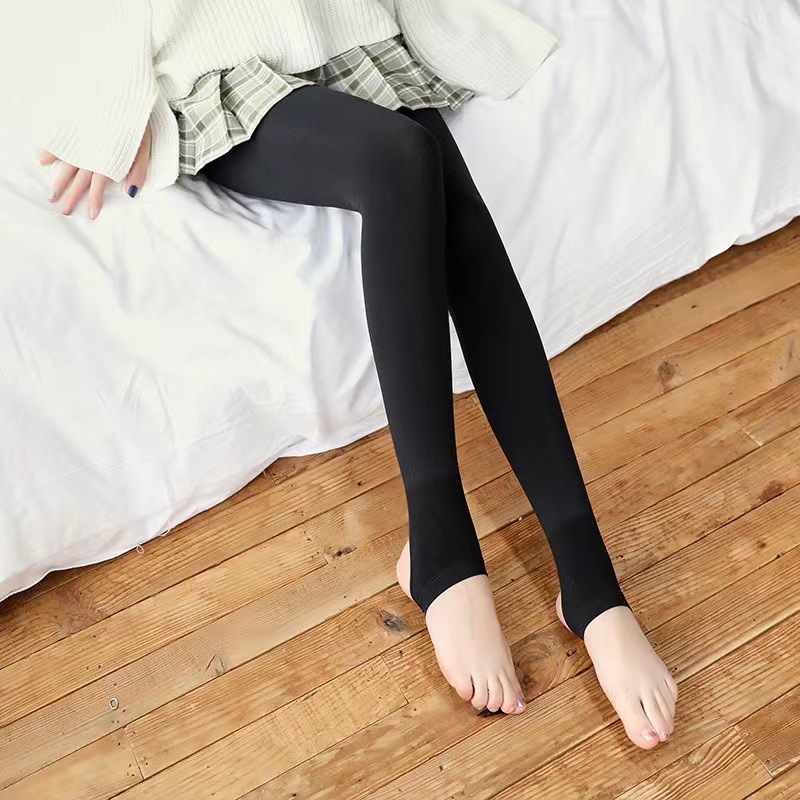Bare-legged flesh-colored must-have women's autumn and winter leggings, thickened fleece one-piece pants, and warm pantyhose for women wholesale Application Scenario