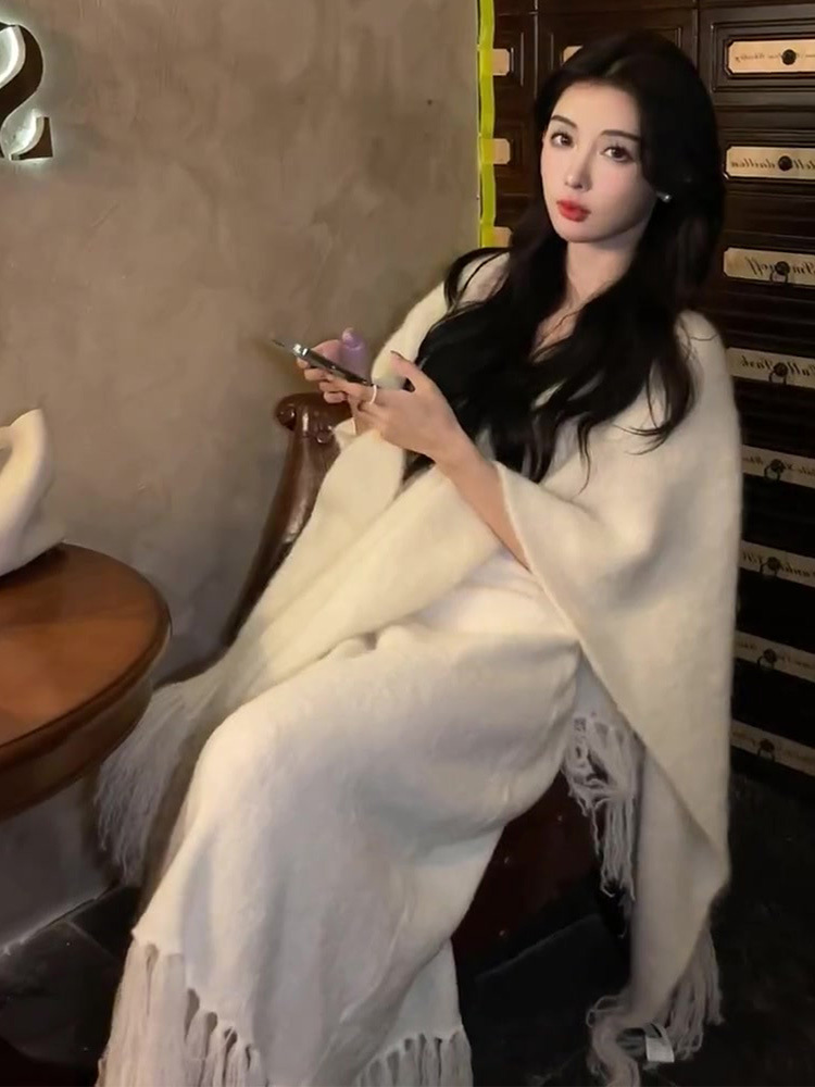 Autumn 2022 new women's set, salt-themed, high-end fashion, cape, shawl, dress, two-piece set details Picture