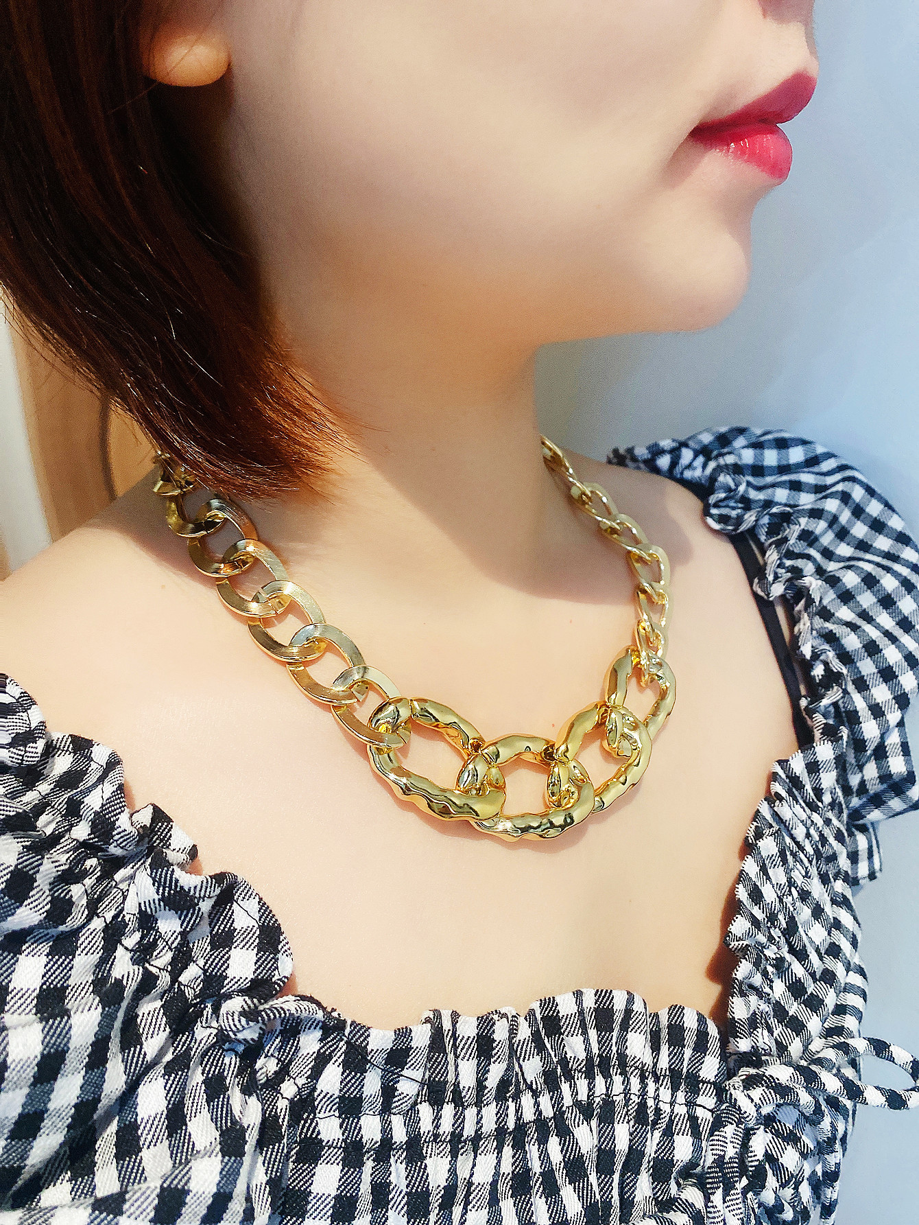 European and American cross-border jewelry fashion street style aluminum chain acrylic design necklace, simple, trendy and personalized necklace Application Scenario