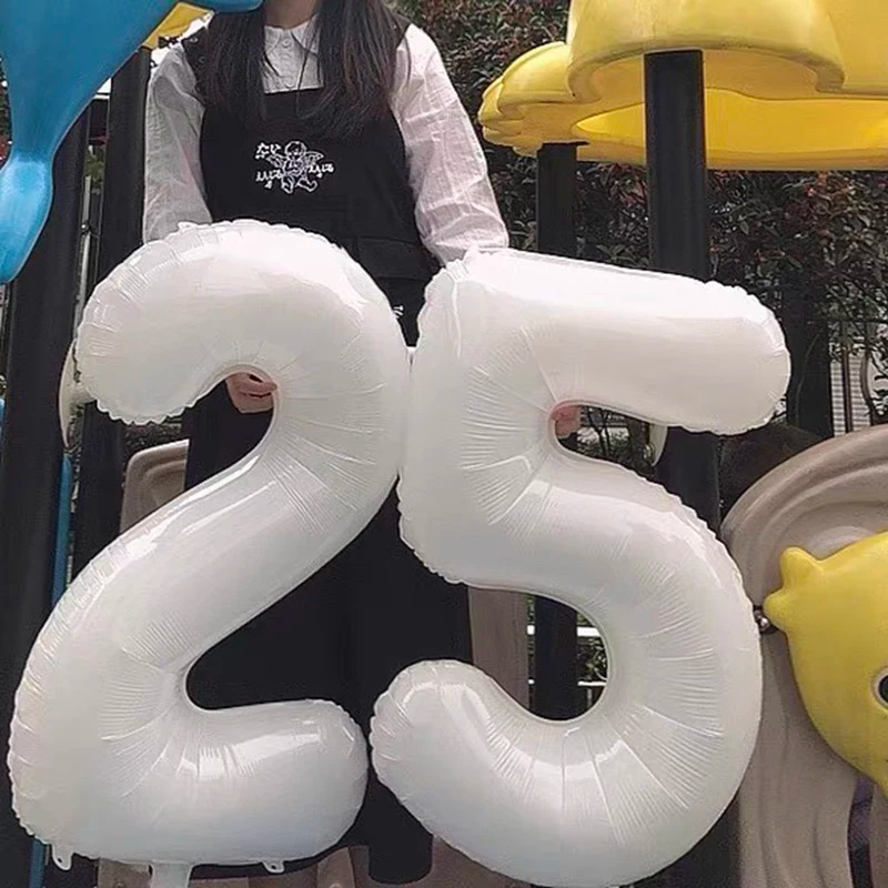 32-inch white numbers, 40-inch birthday balloon decoration, aluminum film and aluminum foil, party photo scene setting props Application Scenario