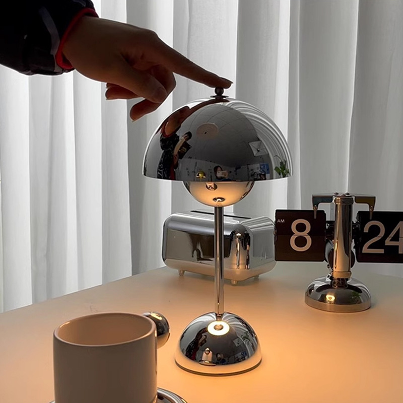 2024 New Danish Bud Table Lamp Retro Table Lamp American Table Lamp Rechargeable Table Lamp Touch Nordic Decorative Table Lamp