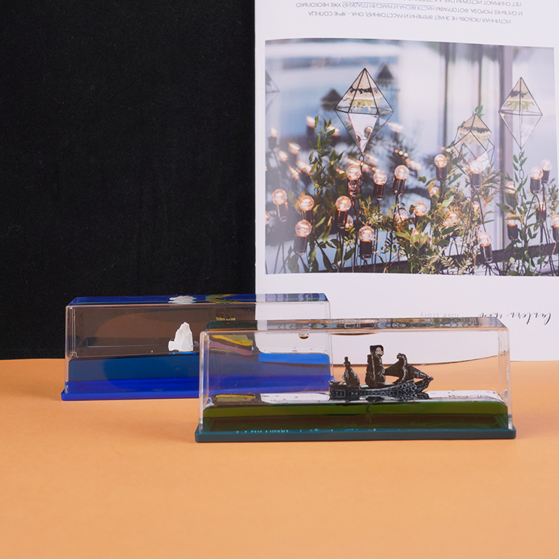 Cruise ship fluid figurine, Titanic Black Pearl cruise ship fluid drift Cruise ship Never capsize desktop figurine details Picture