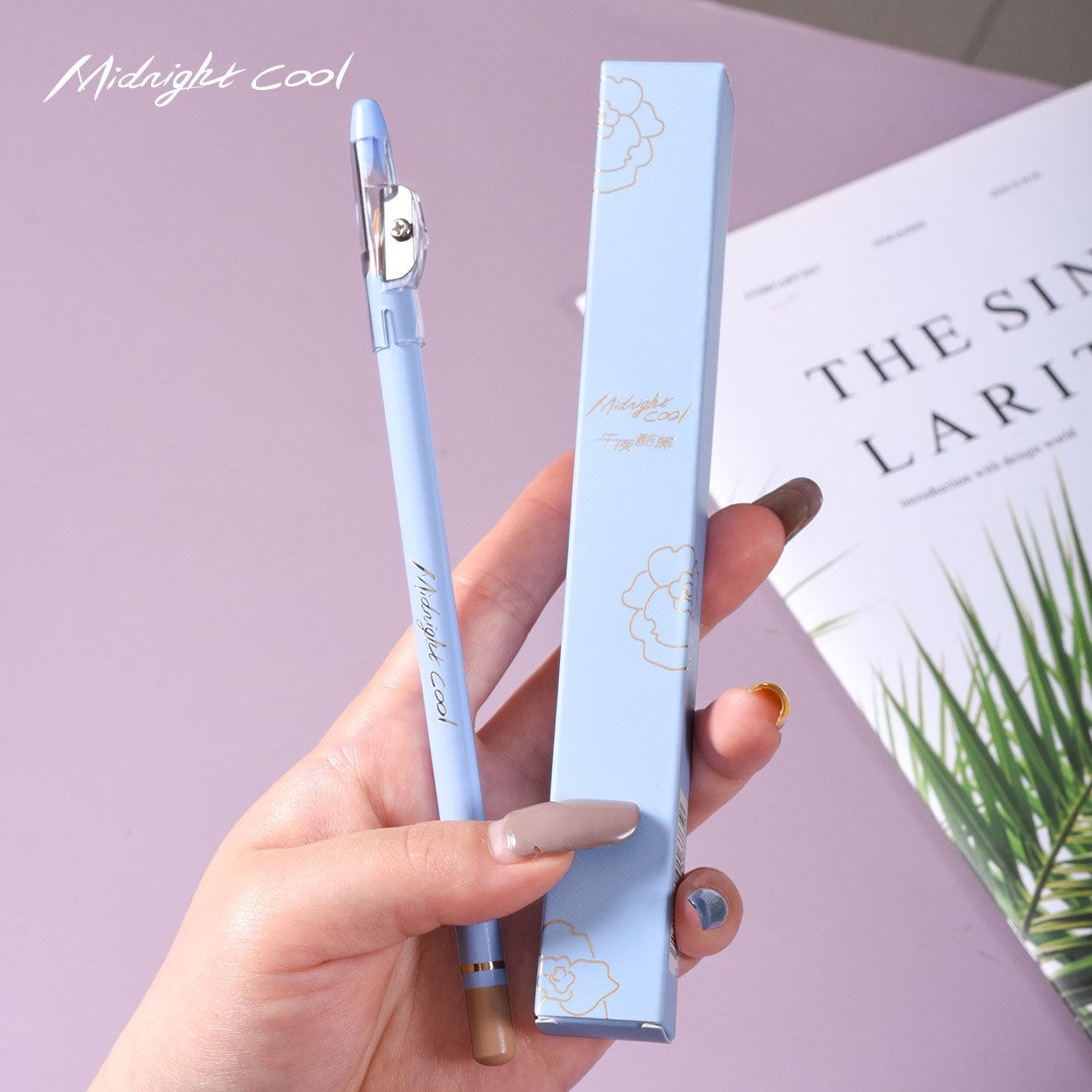 The national trend comes with a curling knife, midnight cool black multi-effect beauty repair and concealer pen, and a sleeping pen to cover nasolabial folds, spots and acne. One piece for hair care