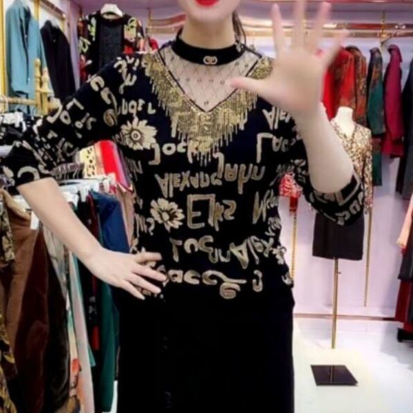 High-end, stylish and slimming 2021 autumn collection new hollowed-out rhinestone mom dress base layer T-shirt top top bestseller mini shirt Application Scenario