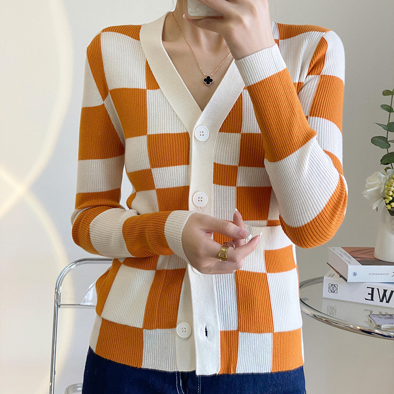 ED Checkerboard V-neck knitted sweater for women, long-sleeved cardigan, slim-fit sweater, woolen style commuter coat, autumn women's wear Specification image
