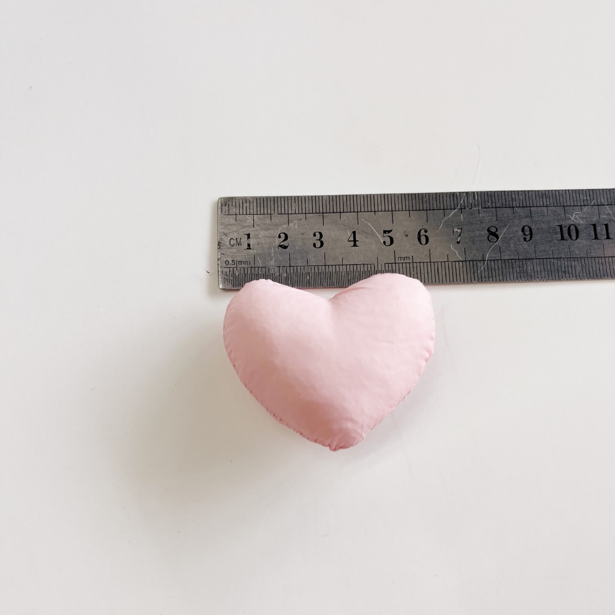 6cm fashionable cotton-filled colorful heart-shaped accessories, trendy clothing, shoes, socks, accessories, hair accessories, heart-shaped DIY accessories details Picture