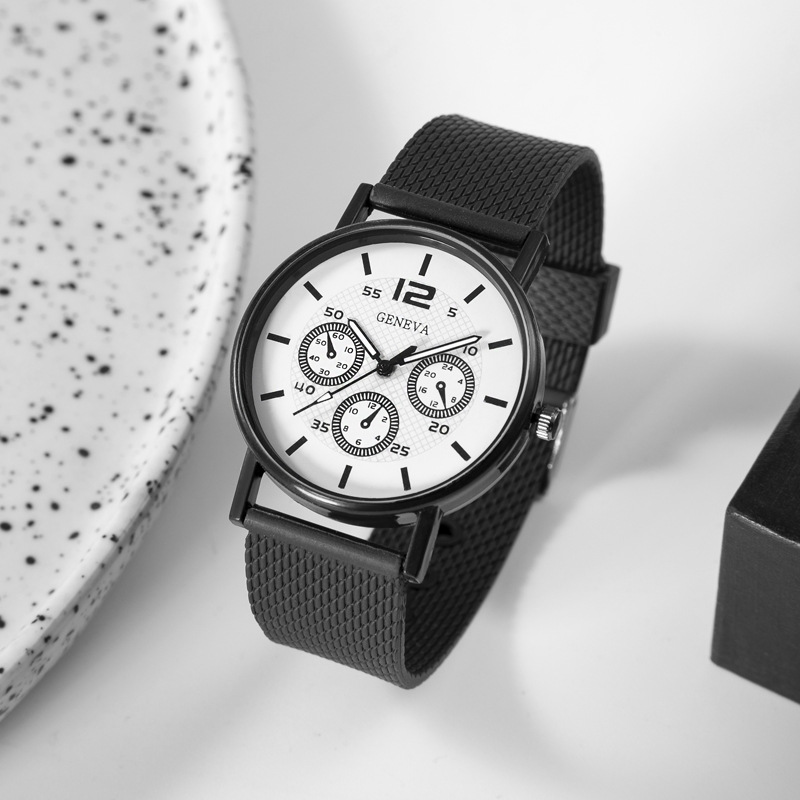 Wholesale manufacturer of 2021 new rubber mesh belt three-eye men's sports watches and business quartz watches, source wholesale mixed batch details Picture