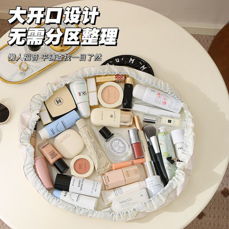 Lazy person's makeup bag, large-capacity waterproof portable storage bag for women, high appearance level, super large, light luxury, niche toiletry and travel bag Application Scenario