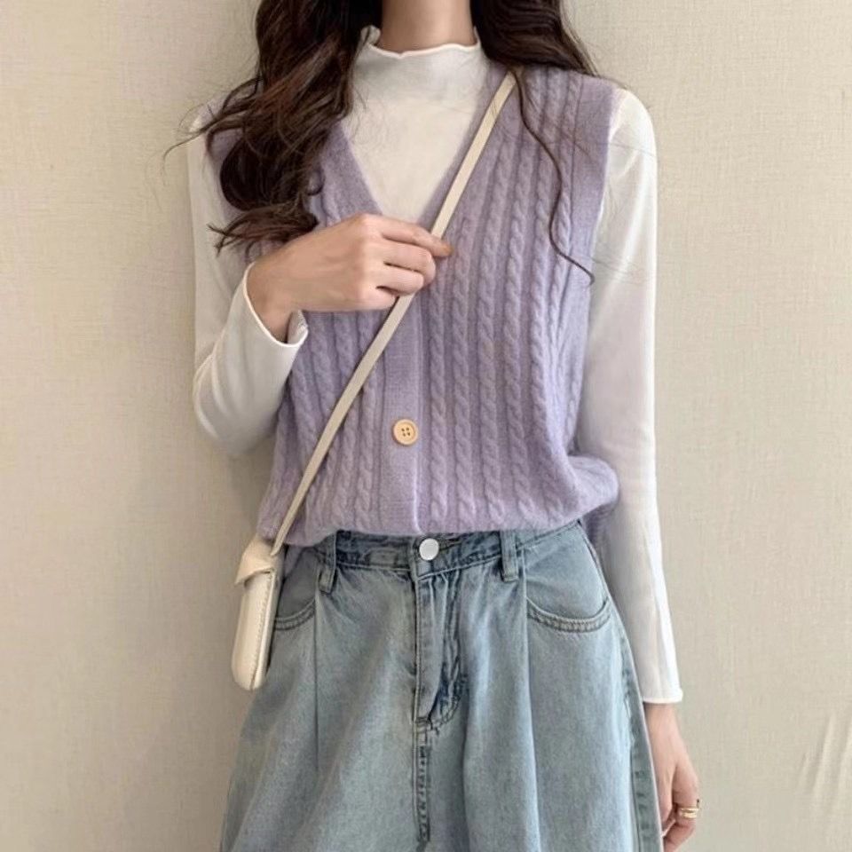 2022 Spring New Korean Version Of Women Wearing A Vest Knitted Cardigan Sweater Vest Small Vest Network Red Horse Clip Female Application Scenario