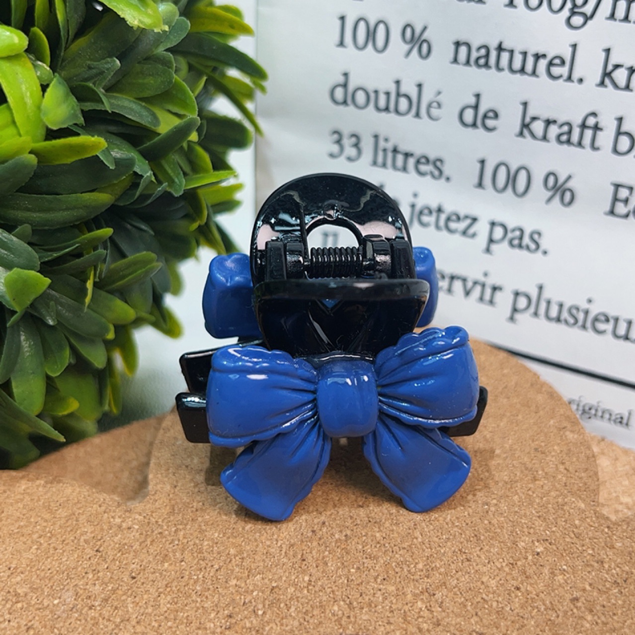 Exquisite three-dimensional bow, crystal small gripper, forehead clip, side clip, bangs clip, small hair clip, hair accessory for women Specification image