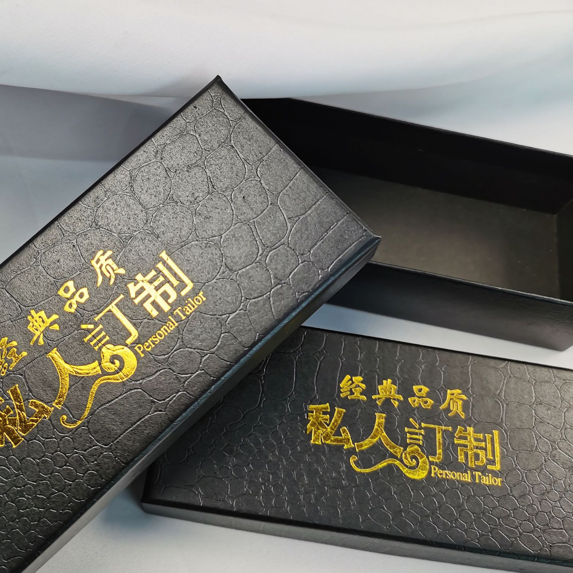 Glasses Packaging Box Private Production Of Hot Stamping Logo Sunglasses Paper Box Crocodile Print Spot Glasses Hot Stamping Box Application Scenario