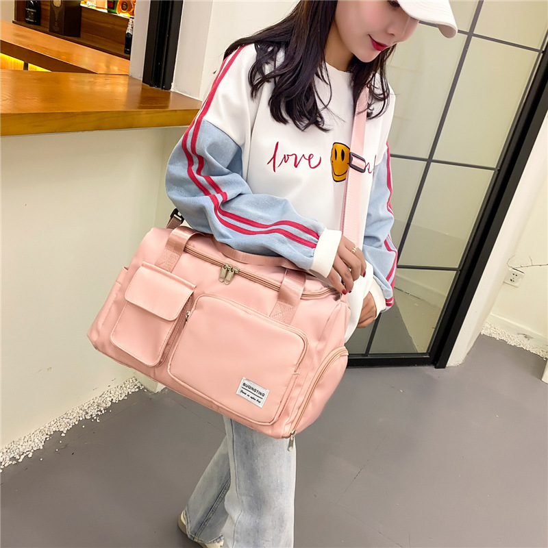 Sports Travel Fitness Bag 2022 New Simple Fashion Companion Free One Shoulder Crossbody Handbag Wholesale Application Scenario