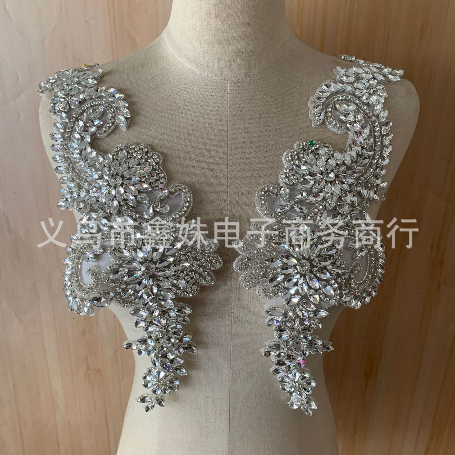 Vidrio industrial pesado taladro de encaje tridimensional contra flores vestido de novia accesorios Item Picture