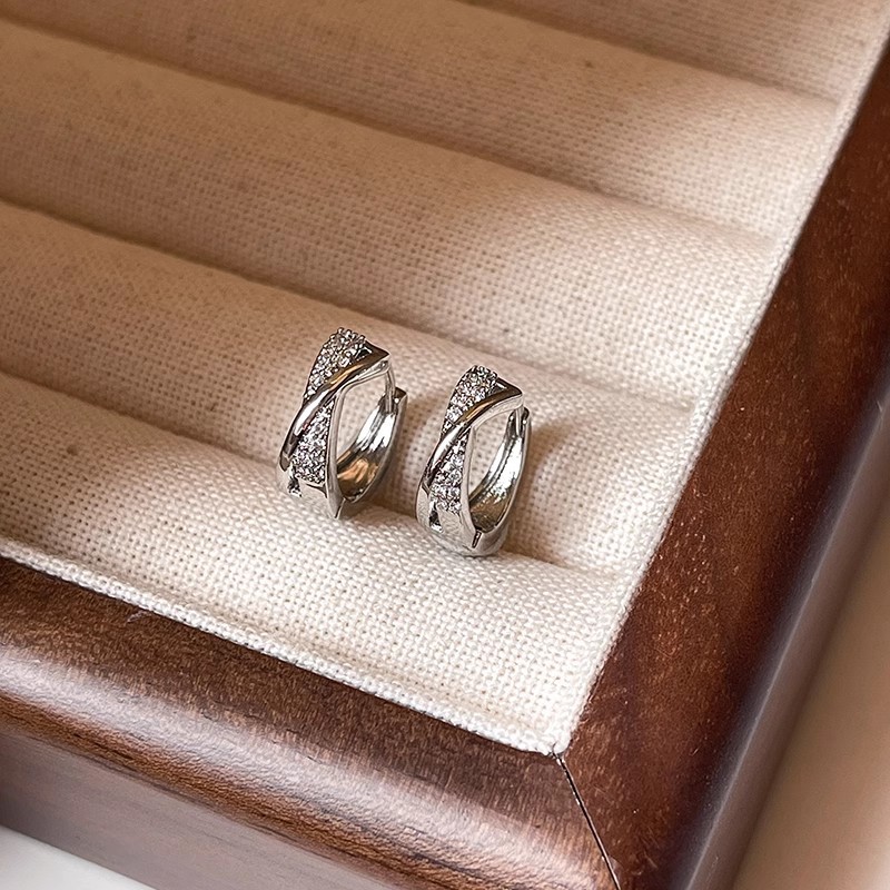 简约锆石小耳圈耳扣女小众轻奢高级感素圈耳环时尚气质百搭耳饰品详情12