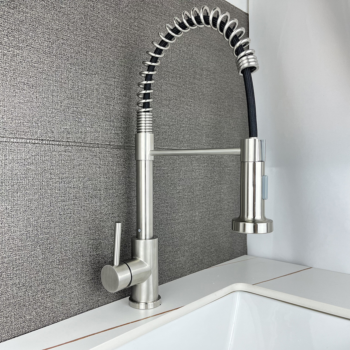 Stainless Steel Large Spring Pull-Out Kitchen Faucet Wire Drawing Sink Washbasin Universal Retractable Faucet Specification drawing