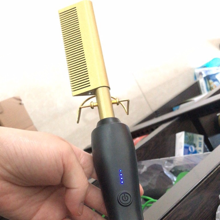 Amazon's best-selling electric curling comb, home curling iron, dry and wet dual-purpose copper comb, multi-functional electric straightening comb Application Scenario