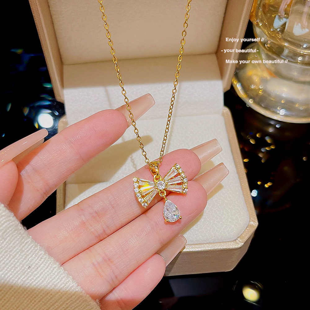 High-Grade Small Titanium Steel Necklace Women's New Water Drop Collarbone Chain Pendant Light Luxury Without Fading Choker Jewelry Wholesale details Picture