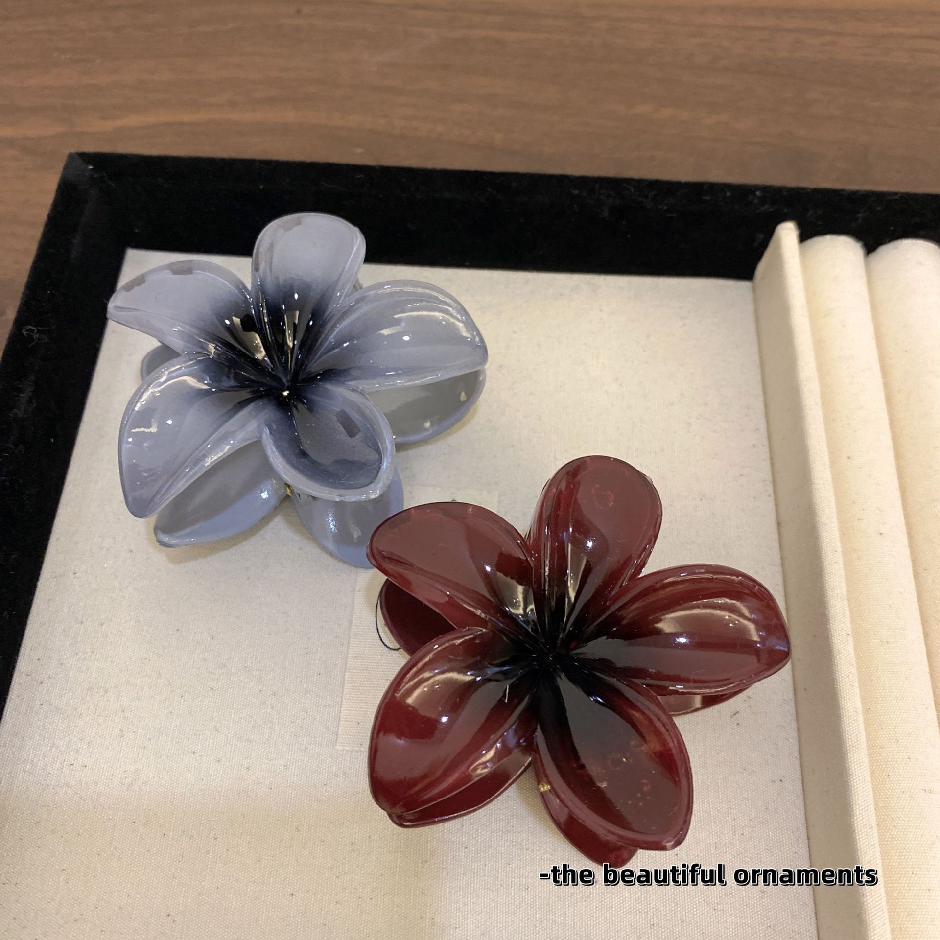 Europe and the United States cross-border colorful frangeria clip Bauhinia hairpin high-grade seaside resort hairpin shark clip accessories Application Scenario