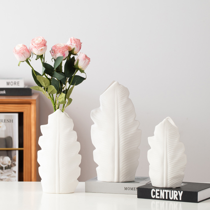 2025 Nordic simple white Ceramic vase for living room, high-end dried flower arrangement, water-grown fresh flowers, light luxury frosted entrance hall decoration, vase, ceramic decoration, ceramic vase handicrafts