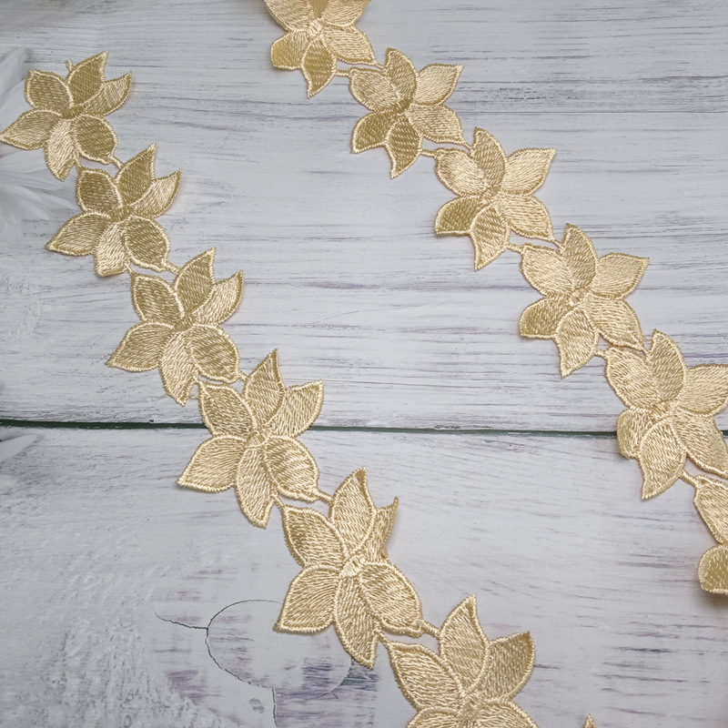 New product in stock: Water-soluble embroidered six-leaf flower, flower barcode, non-elastic hollowed-out curved edge lace clothing accessories details Picture