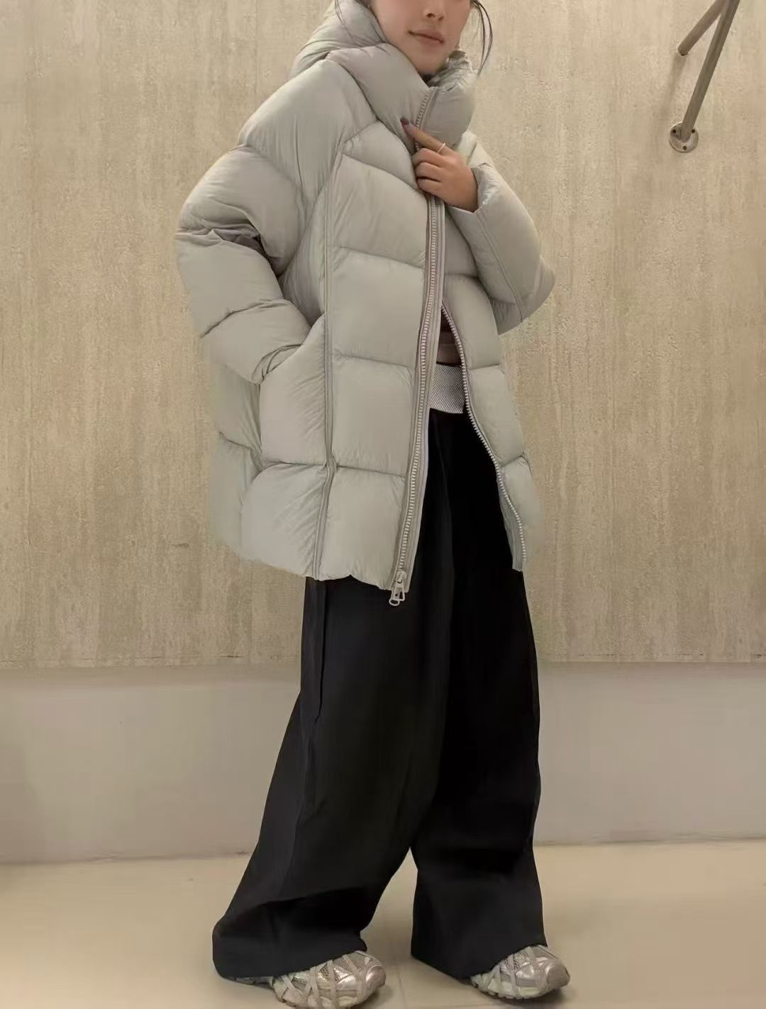 High-fluffy 90 white duck down, cloud-like cream puff down jacket for women, mid-length, 2025 winter fashion, thickened turtle-back coat pic 10