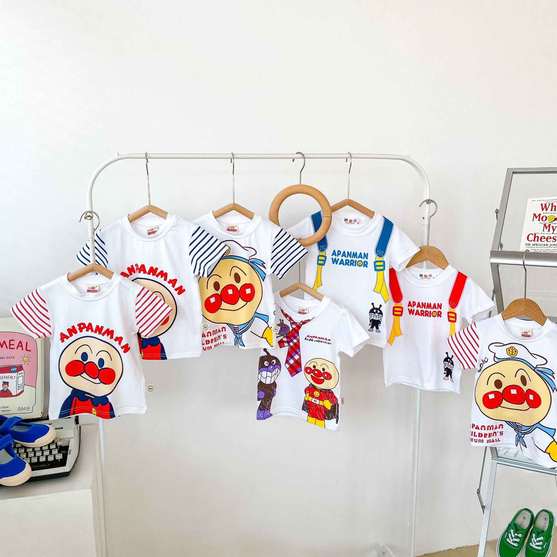 Japanese Single Bread Superhero Summer Boys and girls half-sleeved children's T-shirt, trendy children's cartoon versatile short-sleeved children's top Specification image