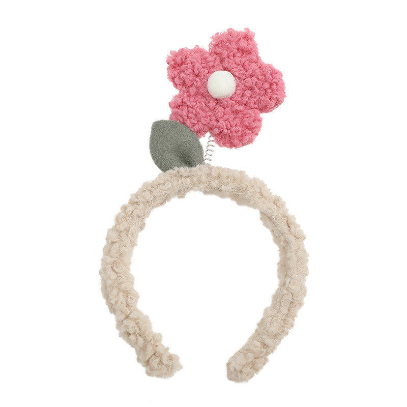 Korean Internet Red Face Flower Headband Cute Plush Flower Headband Mickey Headband Cartoon Haircard Headband Girls Application Scenario