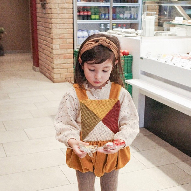 Children's clothing for autumn and winter: Children's sweaters with lace and cutouts, girls' knitted sweaters with puffed-sleeve tops, the same style as Internet celebrities, one-piece consignment details Picture