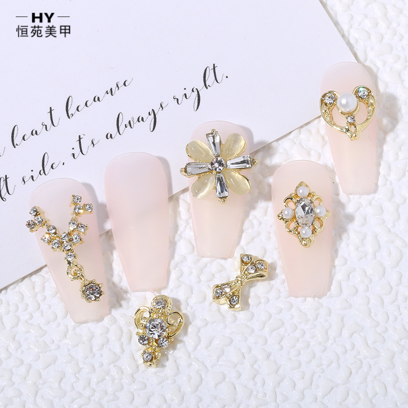 New alloy rhinestone bow, Japanese-style pearl super sparkling rhinestone drop pendant, popular nail art accessory Specification image