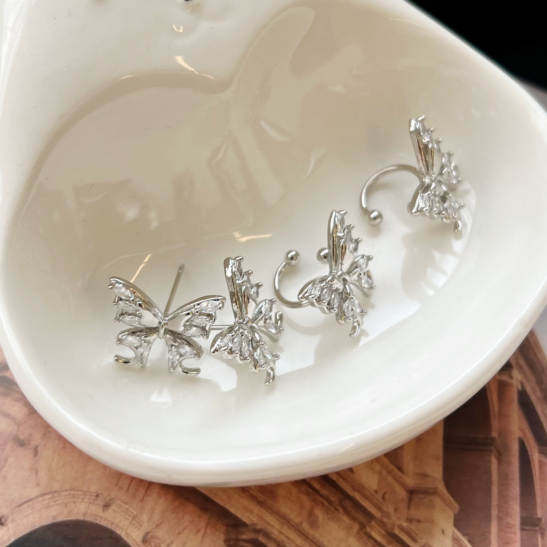 饰品/耳钉/耳饰/耳钉植绒/耳堵产品图