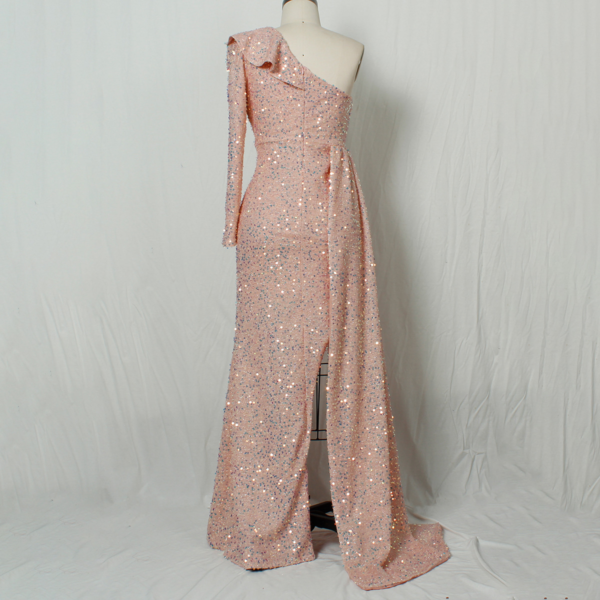 2023 Winter African Dress Fashion New single-shoulder sequined bridesmaid dress, long party dress, European and American women's wear Application Scenario