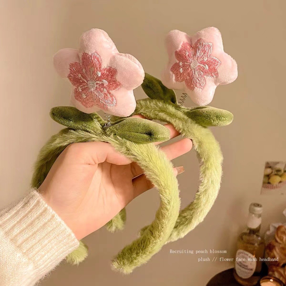 Cross-border sponge cloud hair band, high top of the head, high-end feel, towel fabric twist, ladies' wrist head band for washing face details Picture