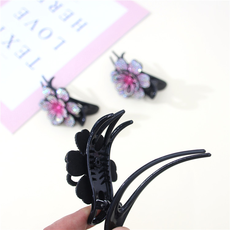 South Korea's New Full Drill Clip Hair Accessories Network Red Hair Card Elegant Temperament Ball Hair Clip Back Head Clip Application Scenario