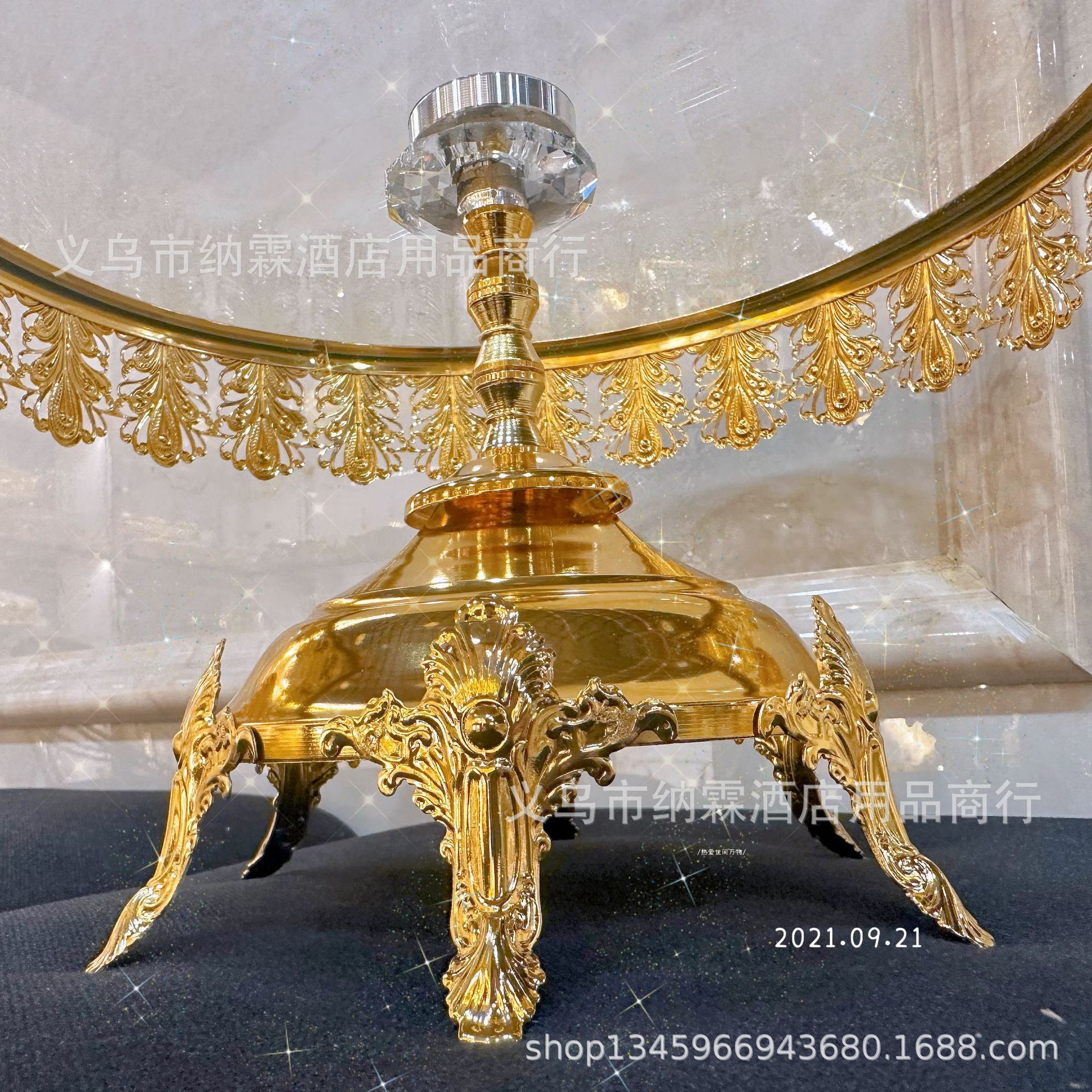 A simple European-style candy plate with glass and crystal for home use, a modern living room creative large plate Specification image