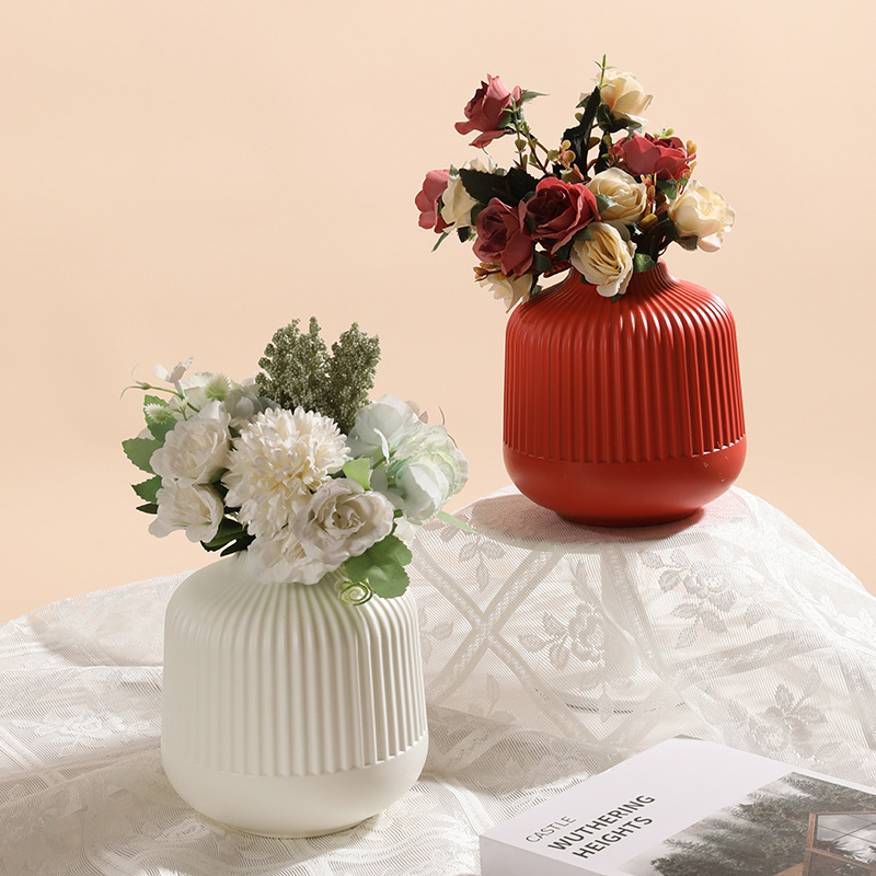 北欧创意花瓶摆件工艺品摆设花盆干湿花装饰仿瓷塑料容器厂家直销