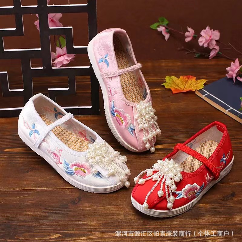 National trend, national trend, national trend Hanfu embroidered shoes, girls' old Beijing handmade cloth shoes, Chinese-style dance shoes, new styles for all four seasons, ancient costume embroidered children's shoes, national trend, national trend Application Scenario