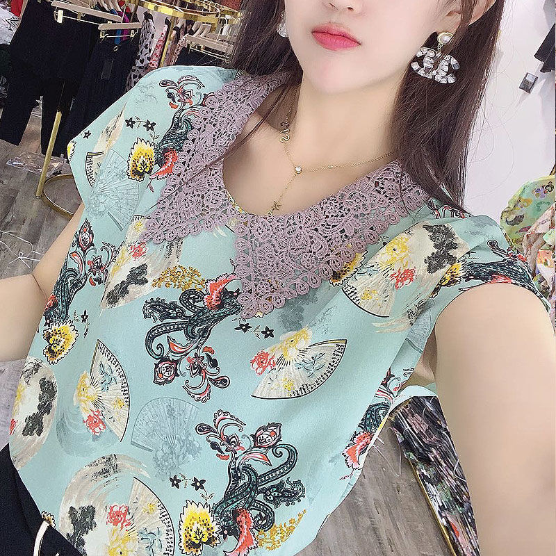 Short-sleeved chiffon shirt, a new style of fashionable and trendy women's wear in 2022, with a potbelly cover and a stylish large-sized women's top details Picture
