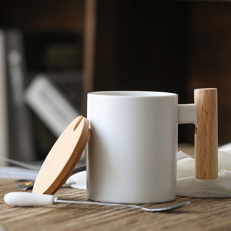 Ceramic coffee cups with LIDS, couple mugs Application Scenario