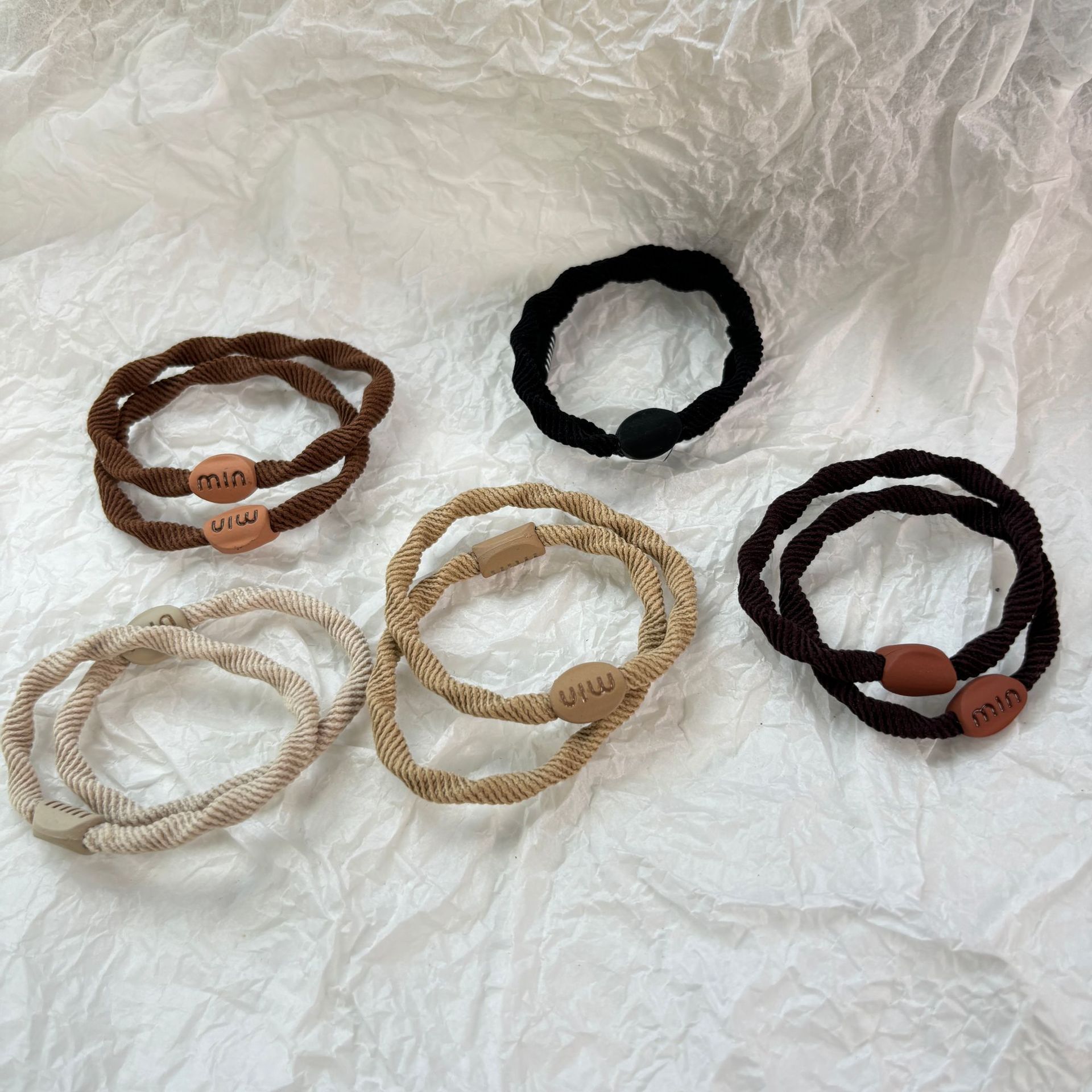 Simple and durable rubber band women's hair tie, high elasticity without damaging hair, high ponytail hair band headwear XF105 Application Scenario