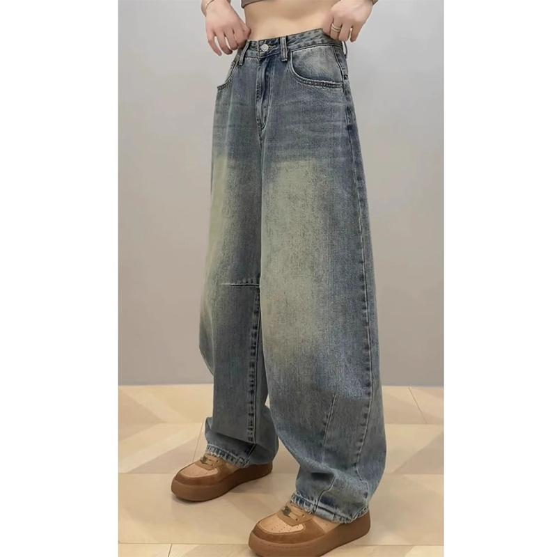 Wide-leg, loose, curved-cut jeans for women in Spring and autumn 2025. High-waisted, retro, slimming radish pants are trendy