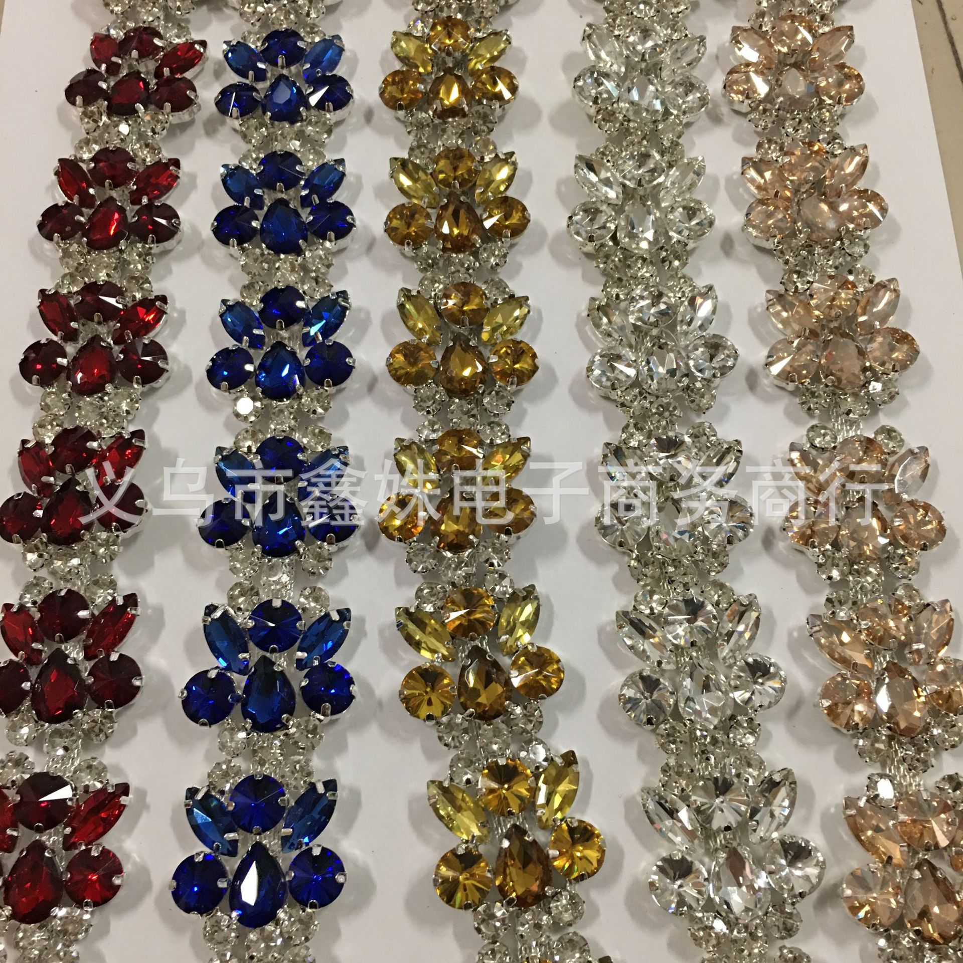 New best-selling items in stock, welded code chain, super sparkling water diamond chain, DIY clothing decoration diamond chain factory direct sales Application Scenario