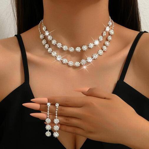 Bride's wedding accessories, lady's bride necklace, decorative set, fashionable claw chain, dazzling studded banquet necklace, earrings