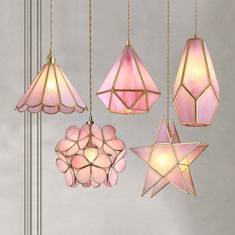 A small crystal single-head pendant lamp for the bedside in a Nordic bedroom, a postmodern minimalist dining bar counter, a popular light luxury all-copper pendant lamp