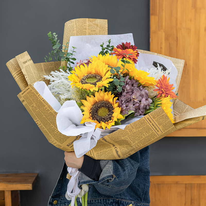 Vintage kraft paper wrapped book paper Gift Floral Art Flower Workshop bouquet Wrapping paper material flower wrapped floral paper English newspaper details Picture