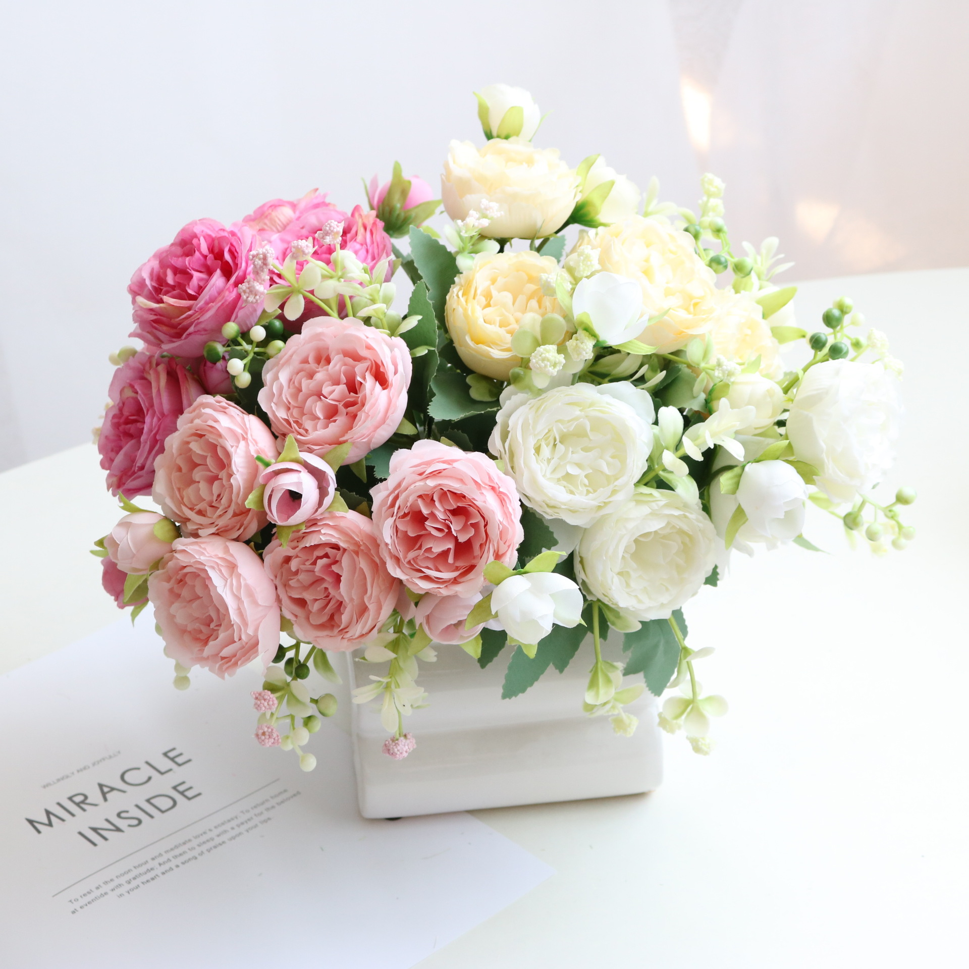 Wholesale of 5-head Persian rose wedding hand-held artificial flower rose bouquets, living room home decoration simulation Specification image