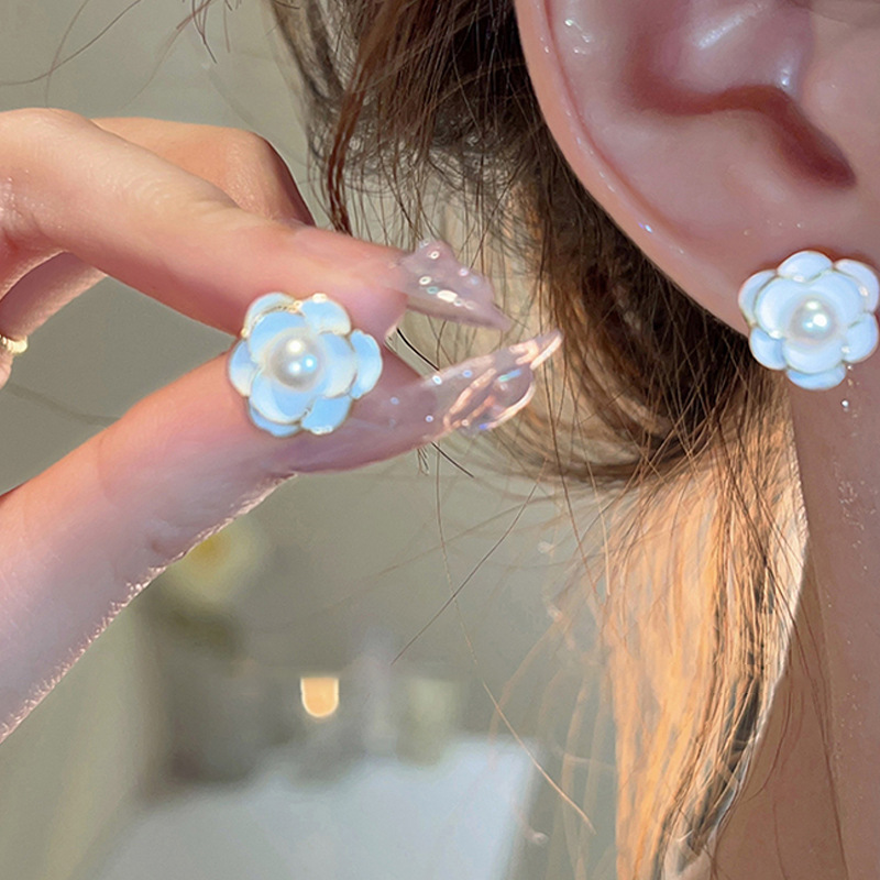 Ethereal and ethereal ~S925 Silver Needle Flower Earrings for women, 2023 new style, elegant stud earrings, niche design sense, summer Application Scenario