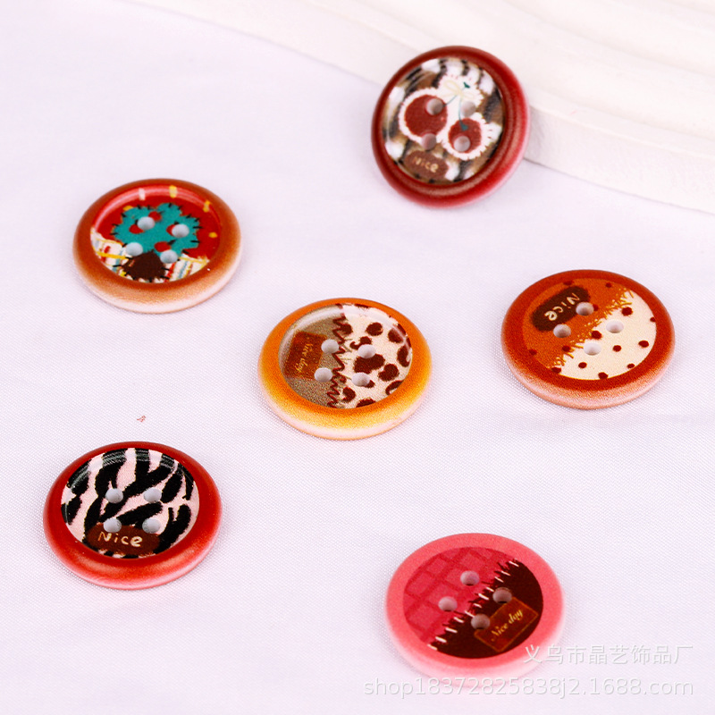 Fashionable and artistic double-sided printed round buttons, four-eye buttons, versatile diy shirts, sweaters, hair accessories, decorative items Application Scenario